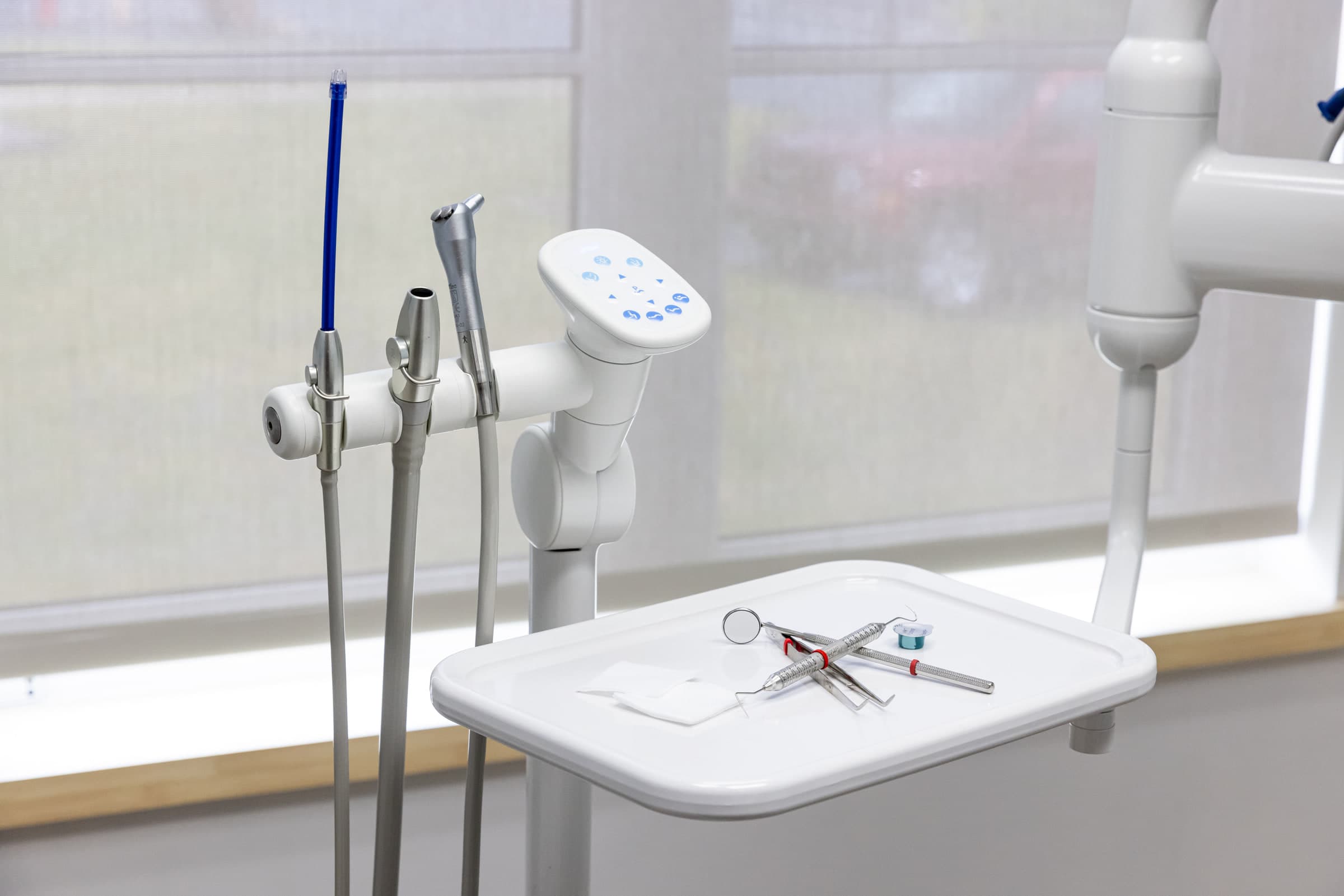 The instrument tray in a treatment room, by the window